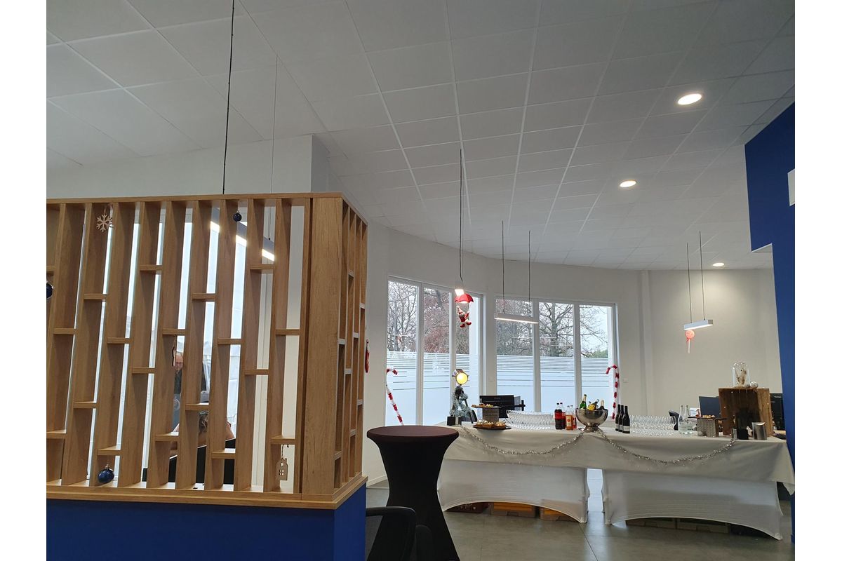 Eclairage de bureau Installation de panneaux led pour l'éclairage d'un bureau