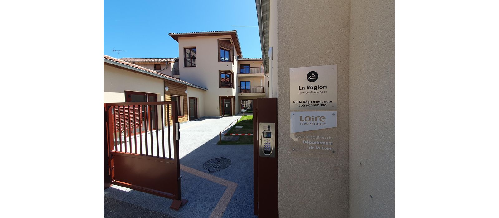 LOGEMENT POUILLY LES FEURS